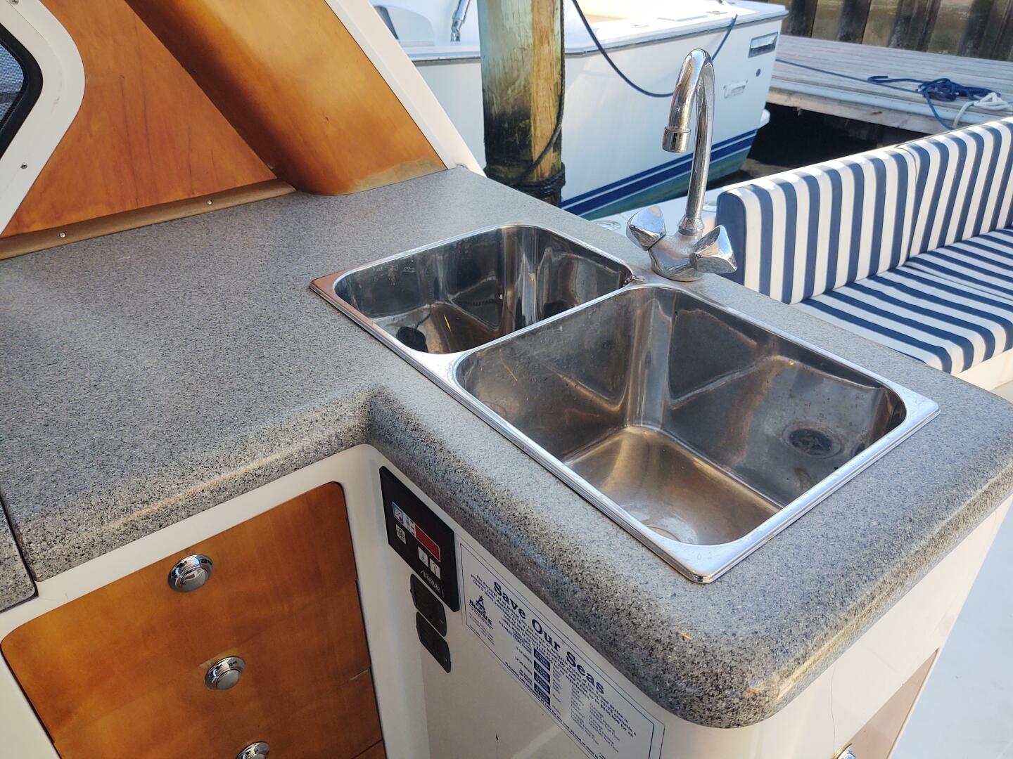 Slide: The Image of Life Savor galley sink - 4770692