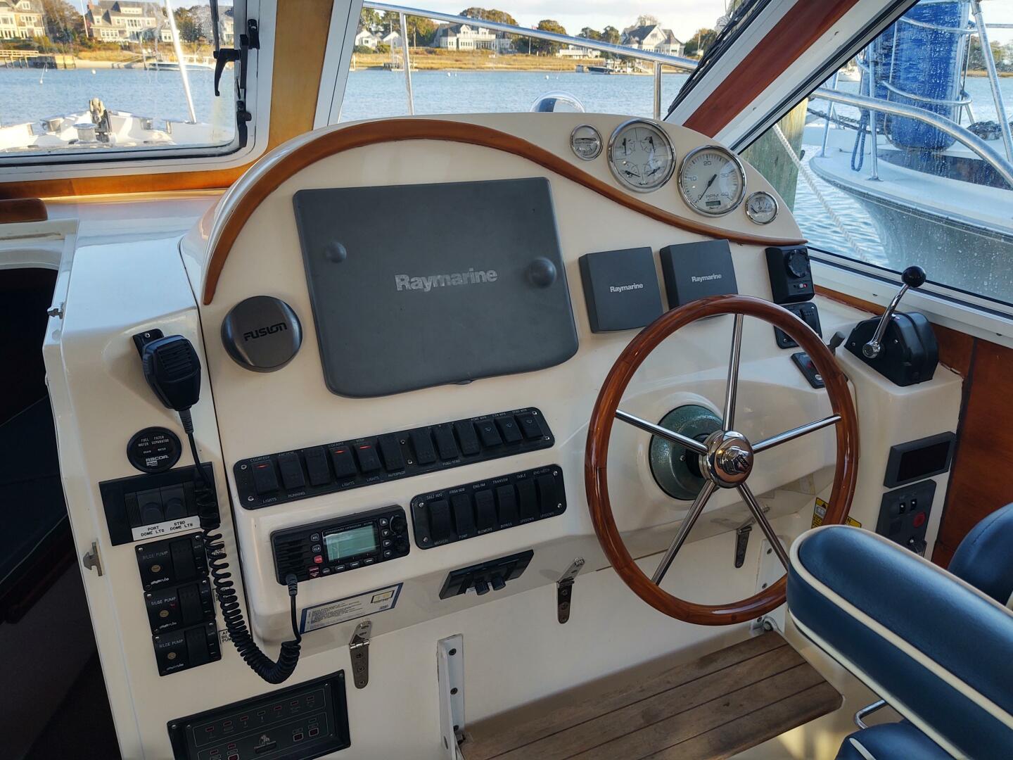 Slide: The Image of Life Savor helm console  - 4770699