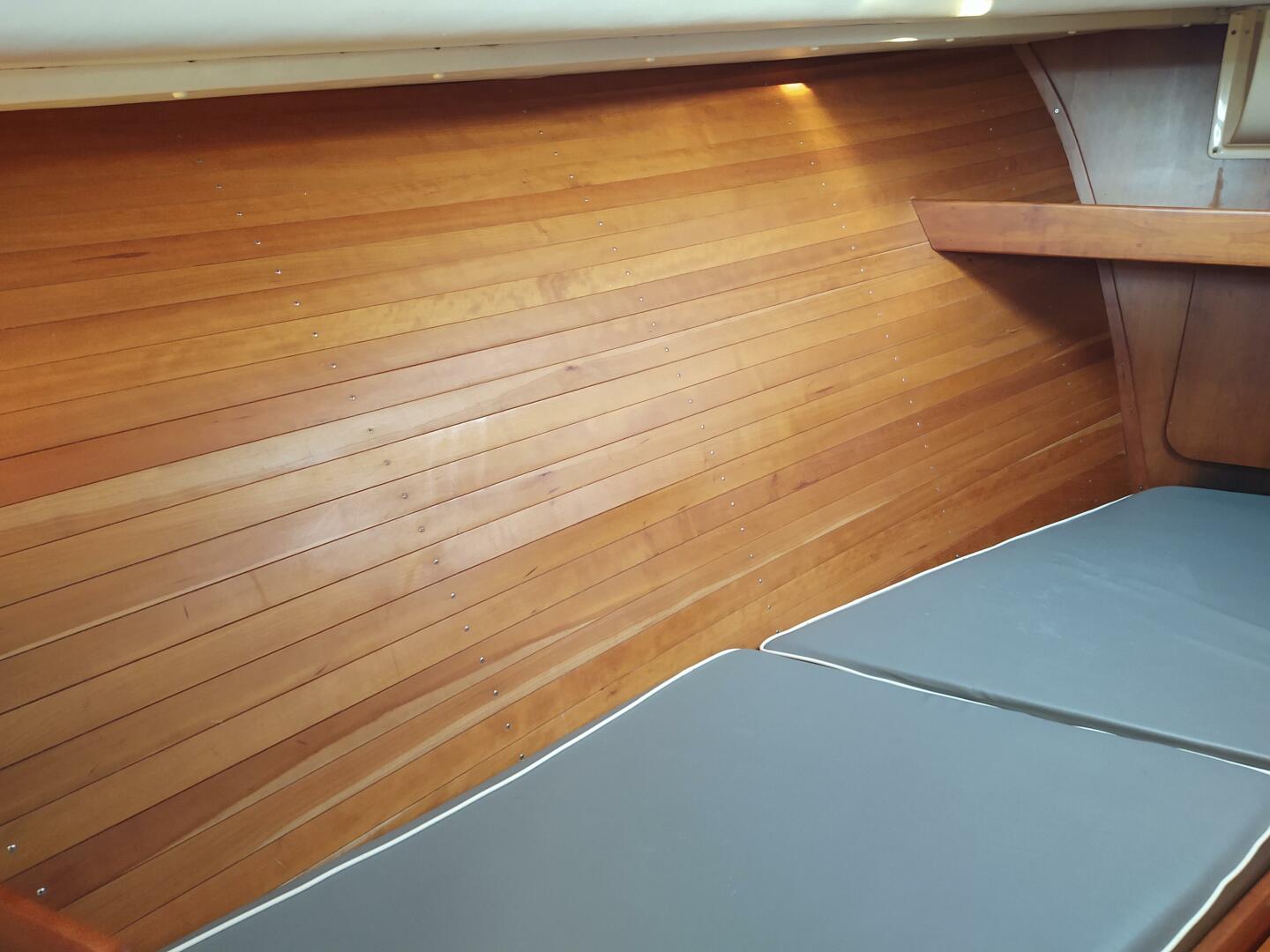 Slide: The Image of Life Savor cherry hull ceiling strips  - 4770715