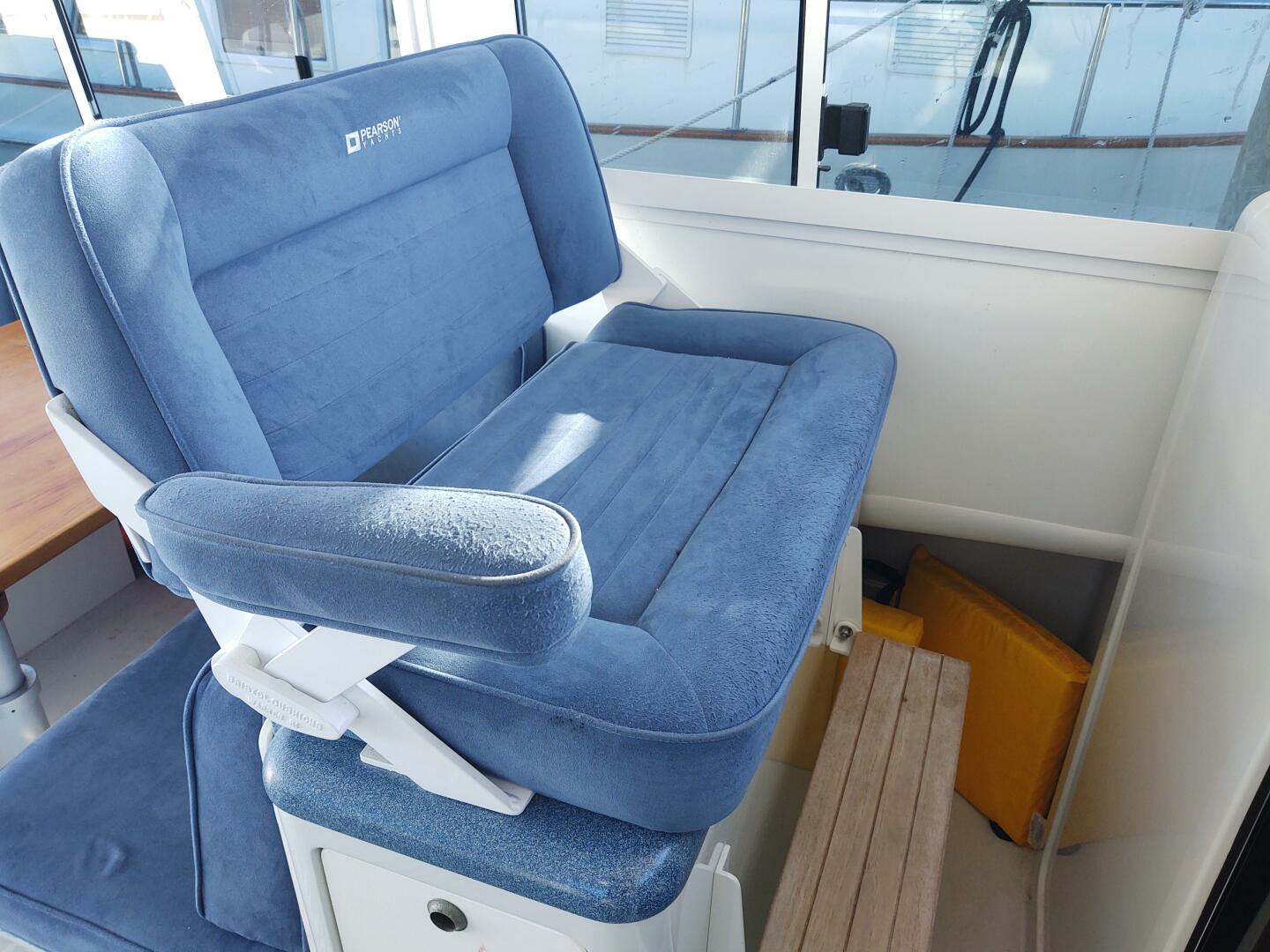 Slide: The Image of Stardust companion bench seat  - 4825707