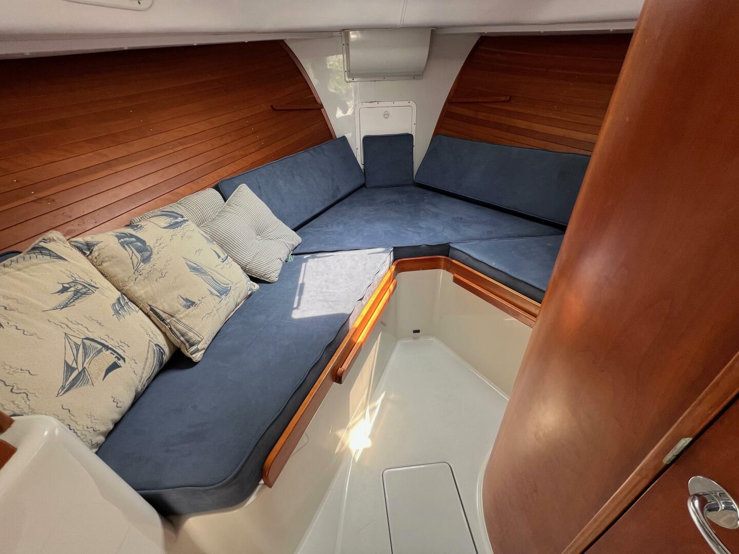 Slide: The Image of Stardust fwd cabin - 4820166