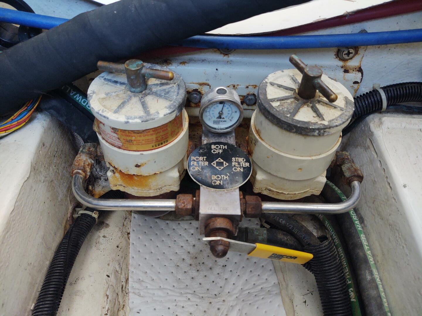 Slide: The Image of Stardust dual fuel filters  - 4825868