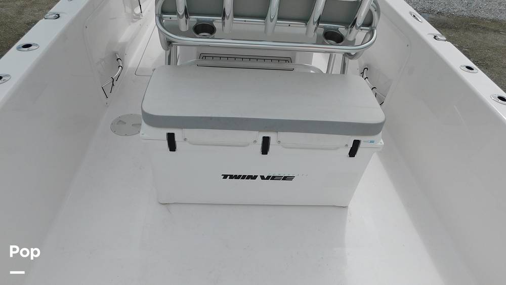 Slide: The Image of Twin Vee 260 STX CC 2025 - 36