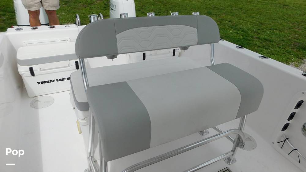 Slide: The Image of Twin Vee 260 STX CC 2025 - 38