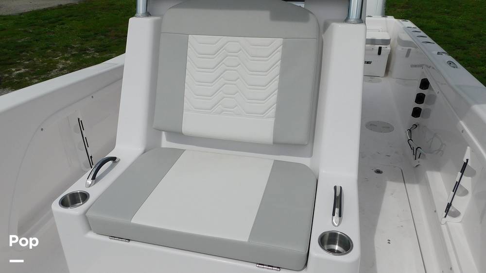 Slide: The Image of Twin Vee 260 STX CC 2025 - 75