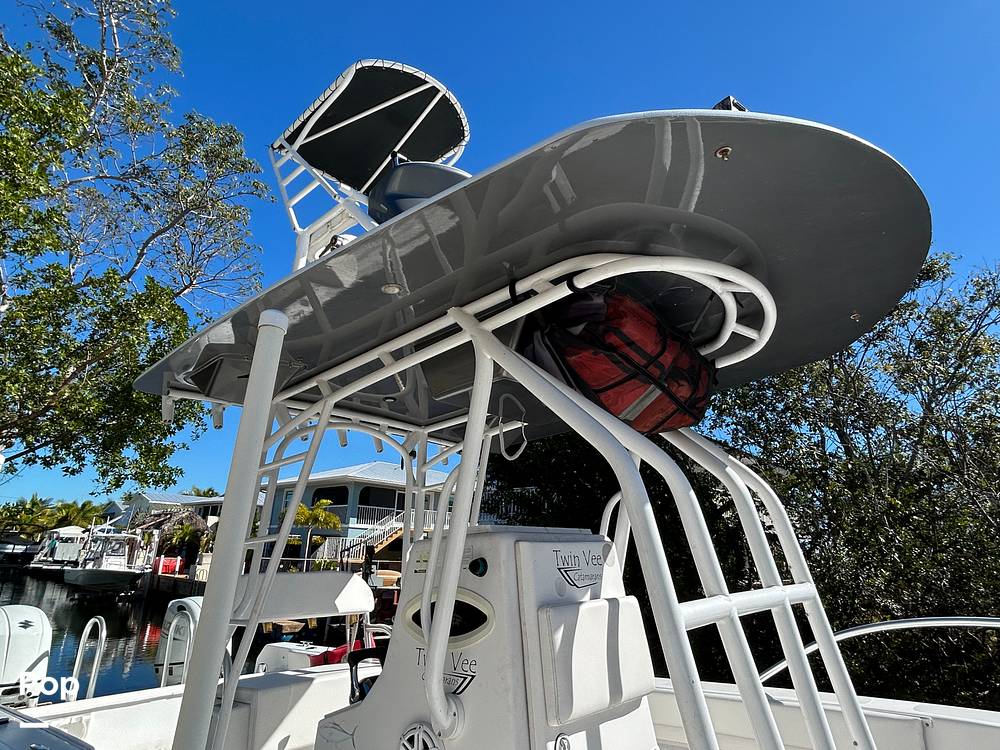 Slide: The Image of Twin Vee 26 Center Console VS 2006 - 15193092