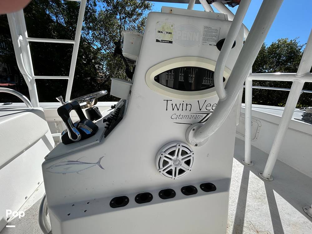 Slide: The Image of Twin Vee 26 Center Console VS 2006 - 15193096