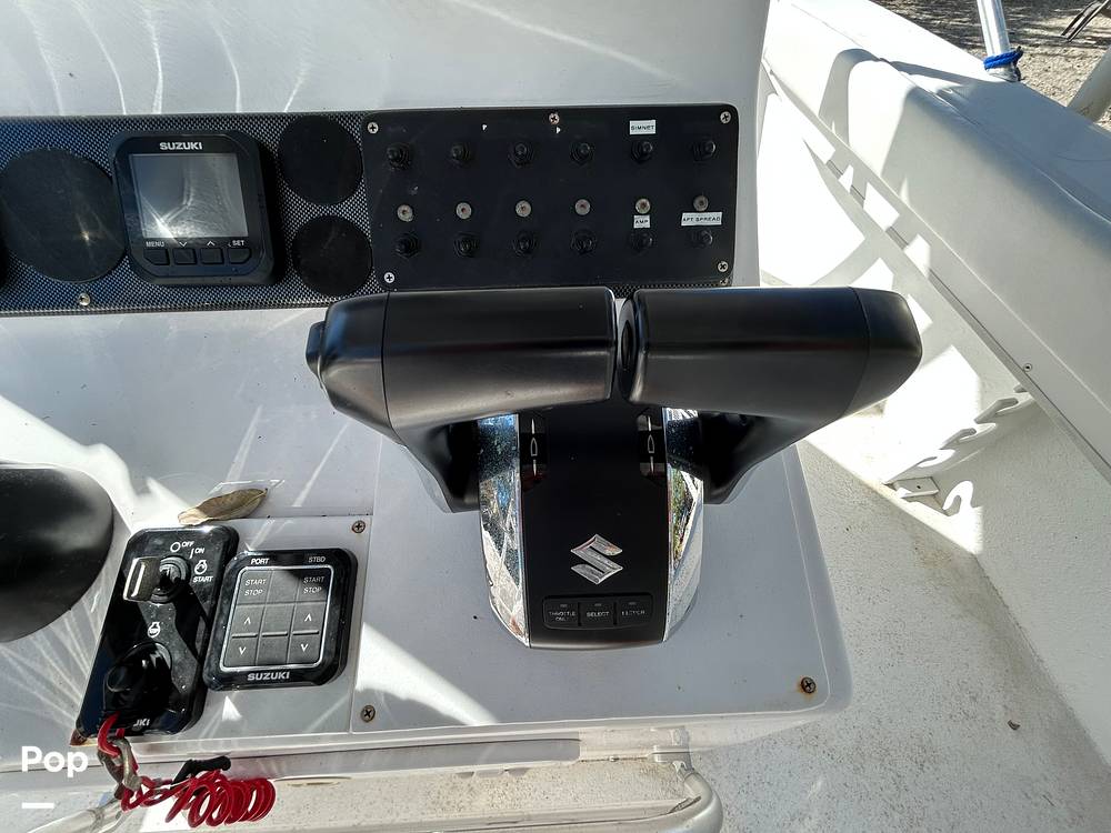 Slide: The Image of Twin Vee 26 Center Console VS 2006 - 15193030