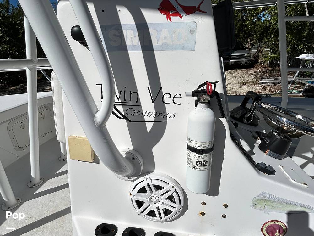 Slide: The Image of Twin Vee 26 Center Console VS 2006 - 15193035