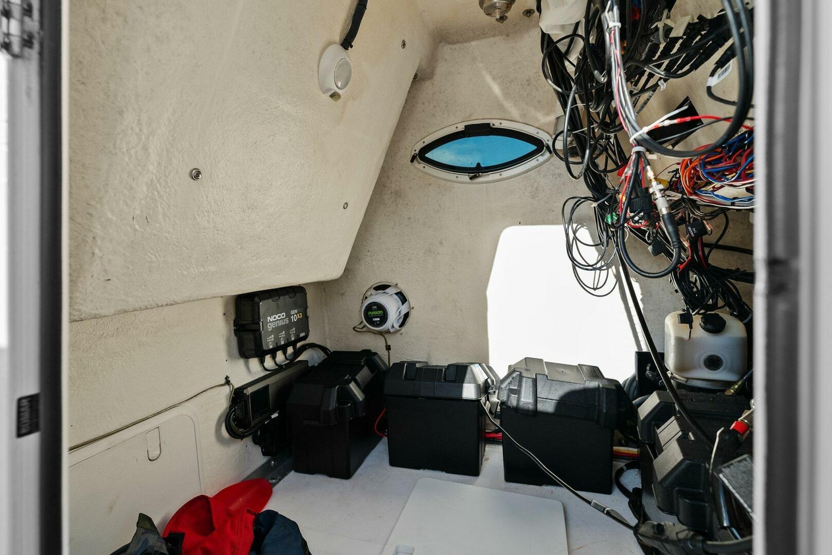 Slide: The Image of 2022 Twin Vee 280 GFX-Electronics - 5417079