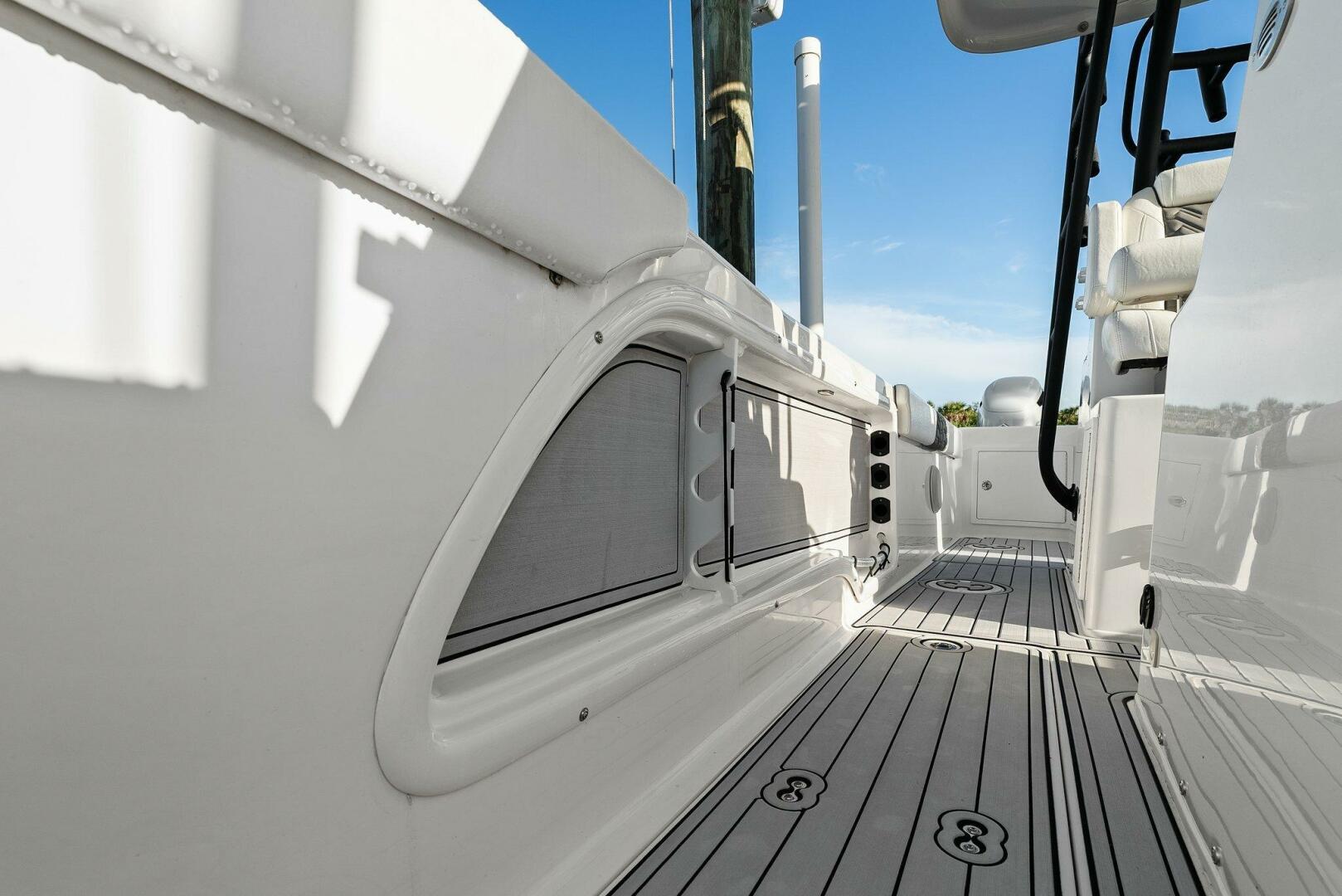 Slide: The Image of 2022 Twin Vee 280 GFX-In-DeckFish Box - 5417080