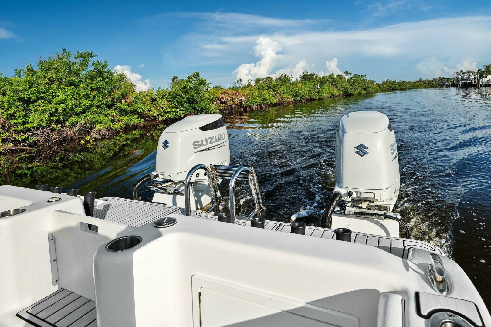 Slide: The Image of 2022 Twin Vee 280 GFX-Cockpit - 5417085