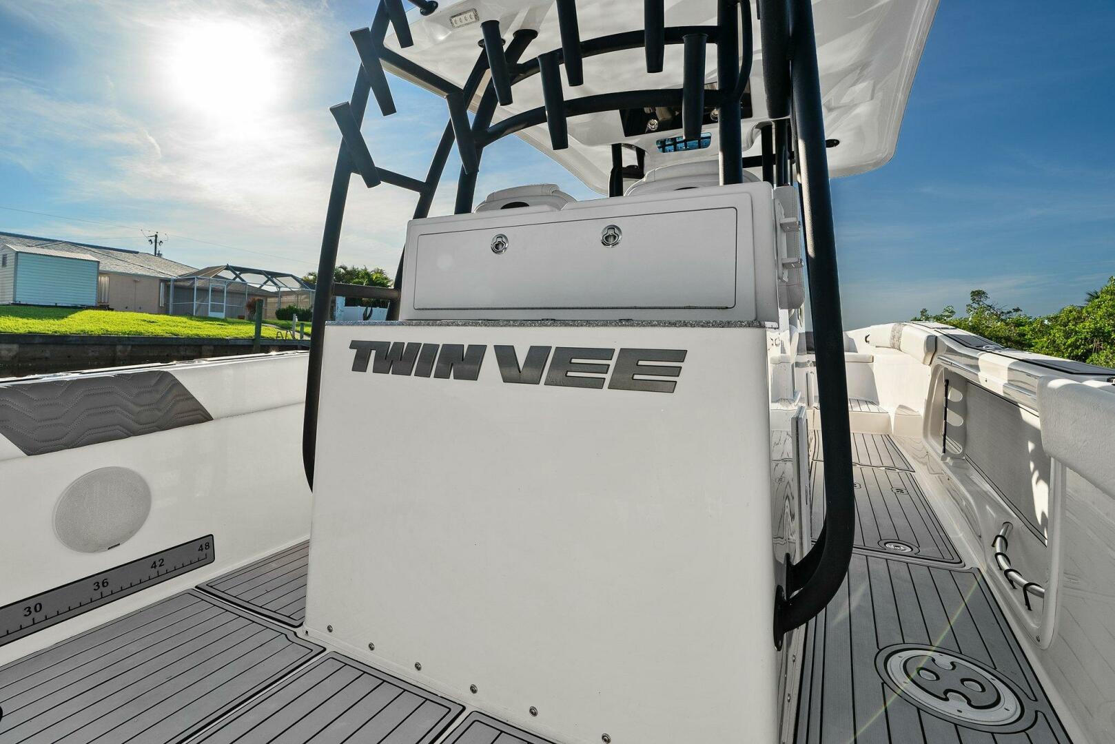Slide: The Image of 2022 Twin Vee 280 GFX-Livewell - 5417087