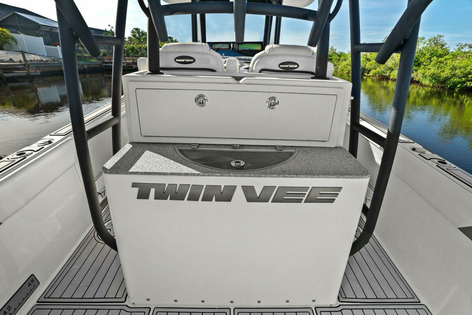 Slide: The Image of 2022 Twin Vee 280 GFX-Livewell - 5417091
