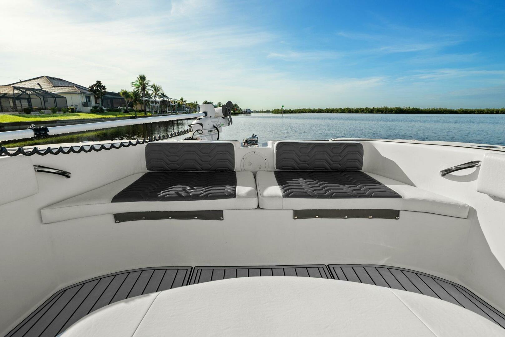Slide: The Image of 2022 Twin Vee 280 GFX-Foredeck Seating - 5417094
