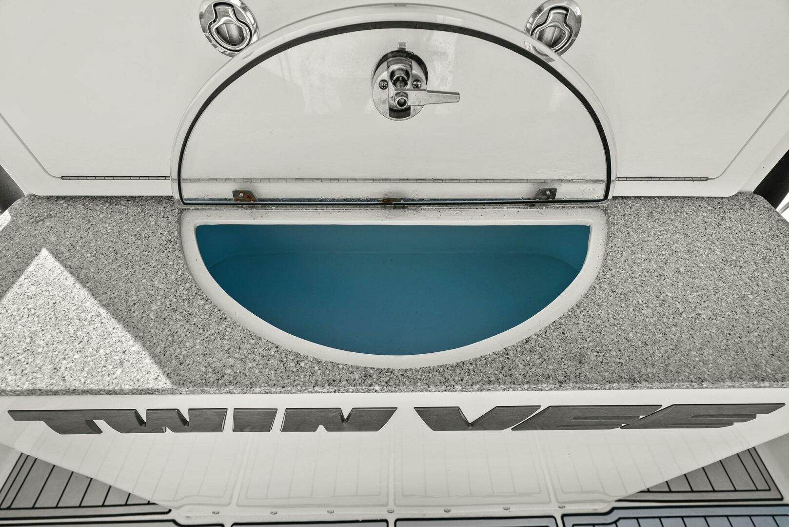 Slide: The Image of 2022 Twin Vee 280 GFX-Livewell - 5417100