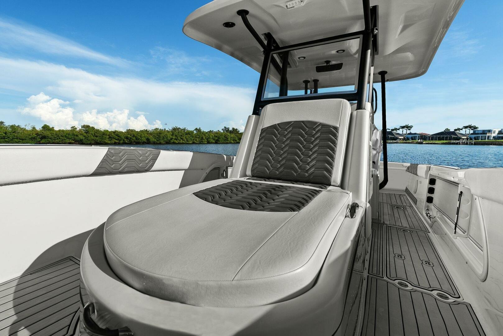 Slide: The Image of 2022 Twin Vee 280 GFX-Foredeck Seating - 5417102