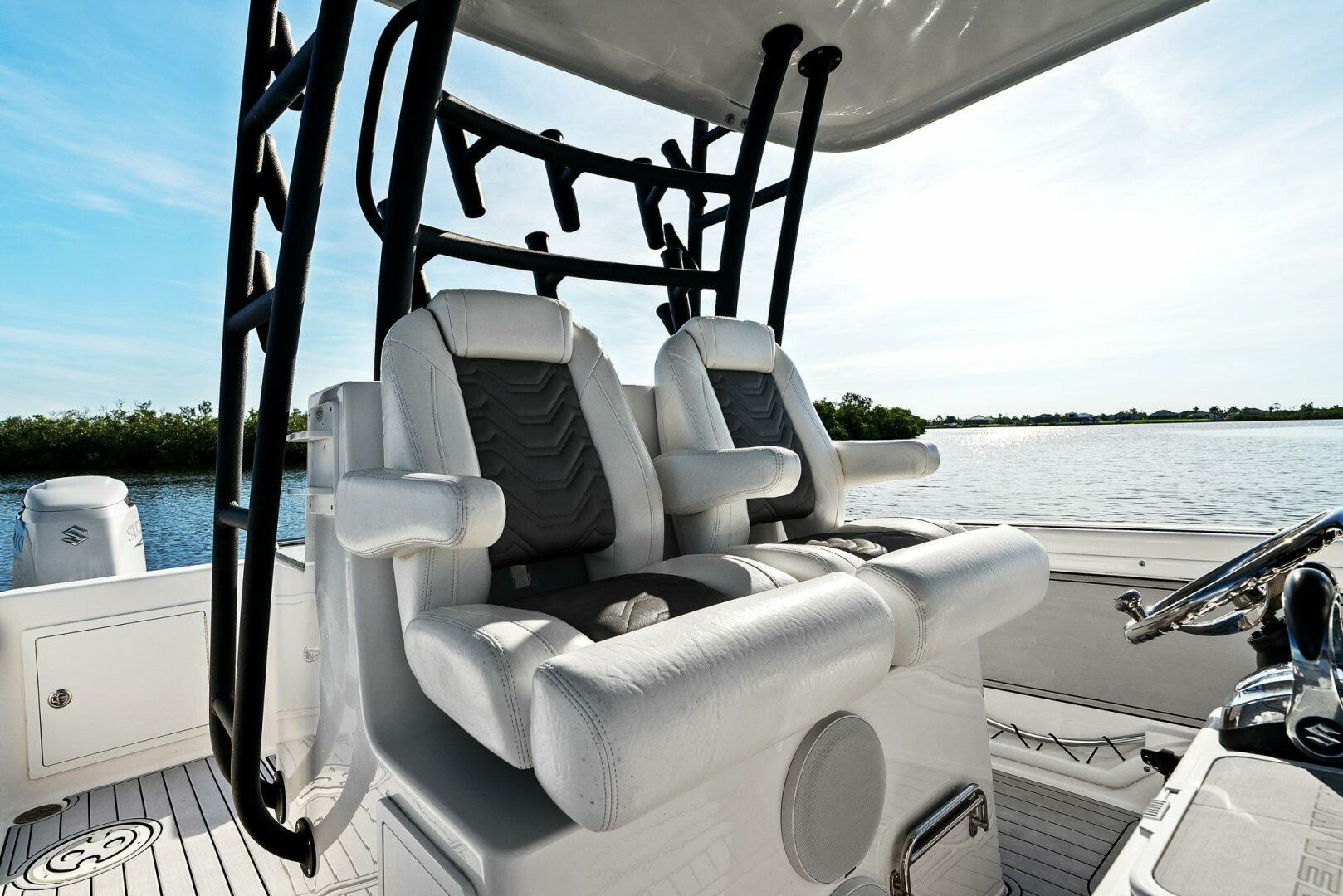 Slide: The Image of 2022 Twin Vee 280 GFX-Helm Seating - 5417105