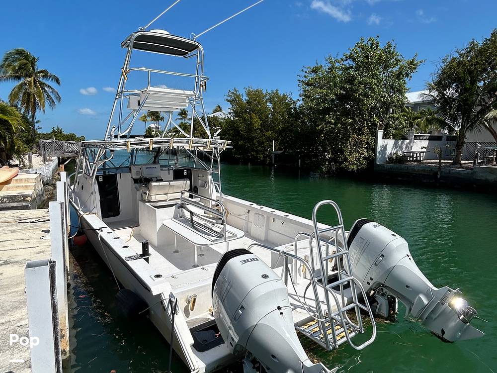 Slide: The Image of Twin Vee 32 Weekender 2005 - 15208731