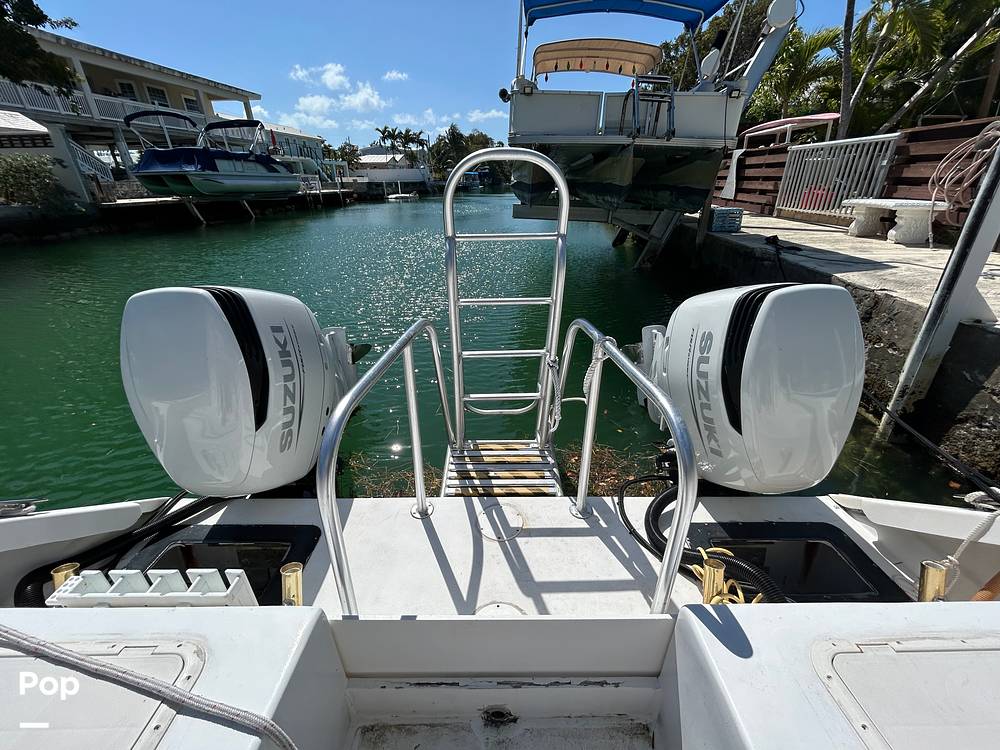 Slide: The Image of Twin Vee 32 Weekender 2005 - 15208735