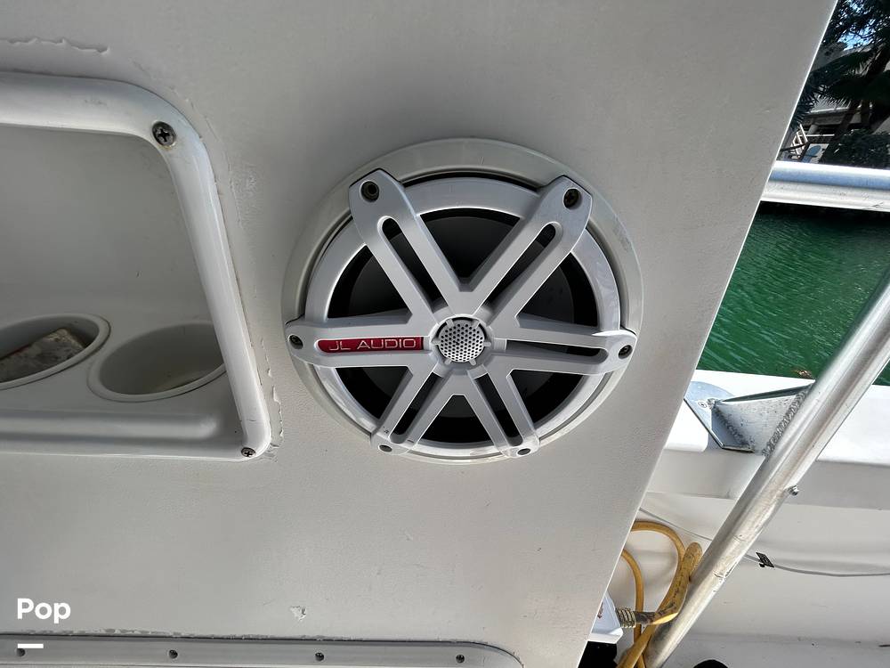 Slide: The Image of Twin Vee 32 Weekender 2005 - 15208748