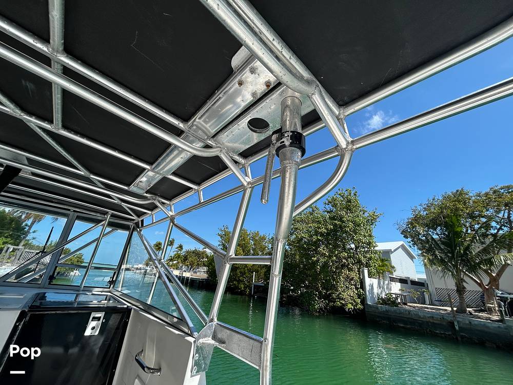 Slide: The Image of Twin Vee 32 Weekender 2005 - 15208750