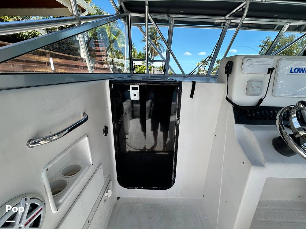 Slide: The Image of Twin Vee 32 Weekender 2005 - 15208801