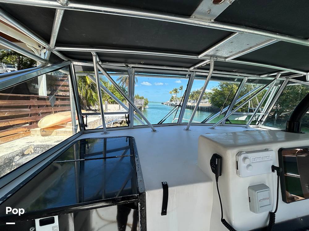 Slide: The Image of Twin Vee 32 Weekender 2005 - 15208814