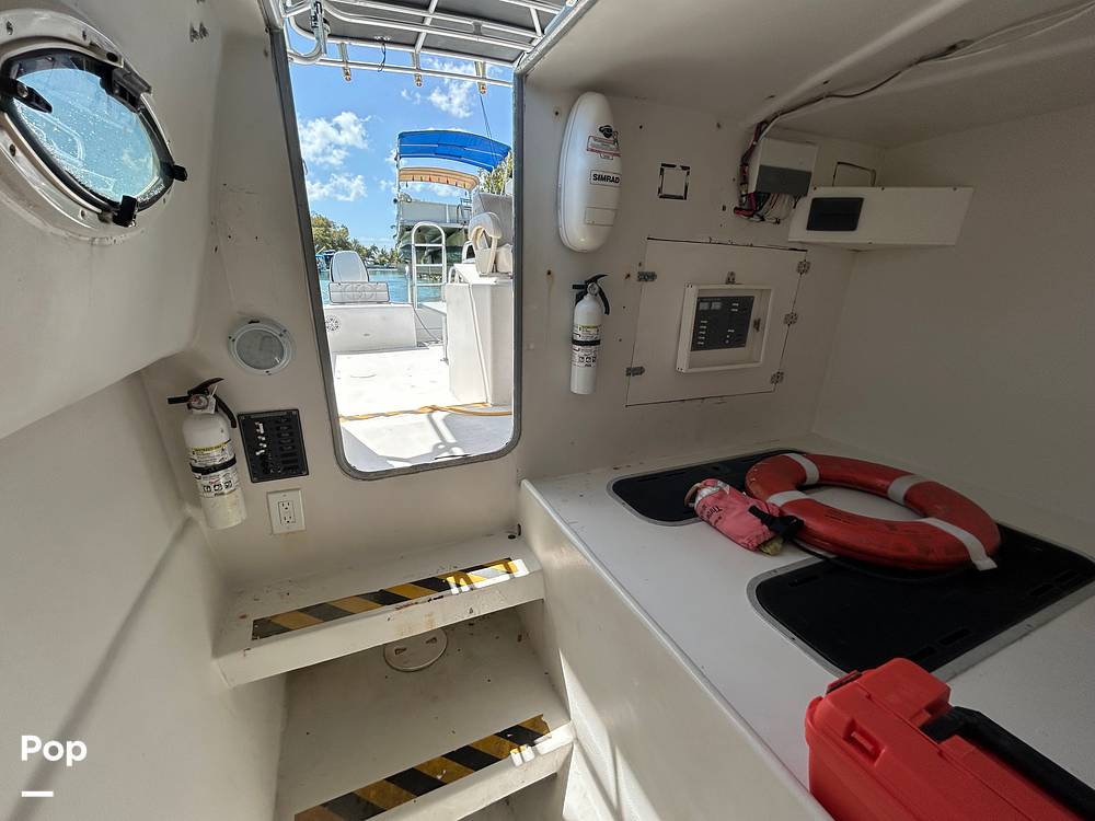 Slide: The Image of Twin Vee 32 Weekender 2005 - 15208826