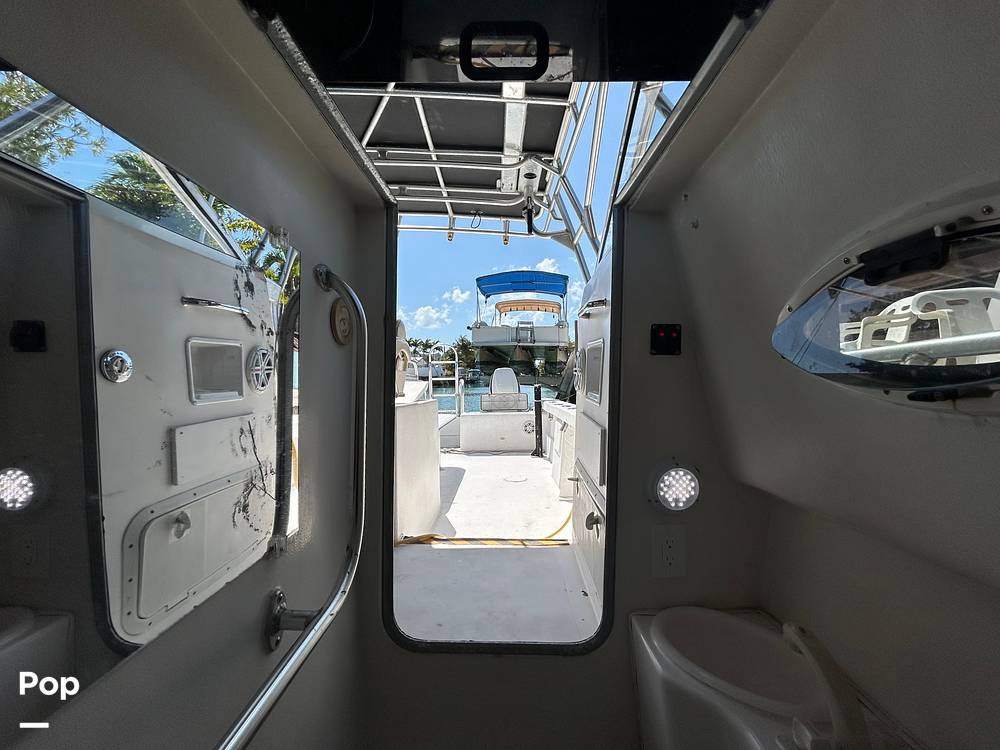 Slide: The Image of Twin Vee 32 Weekender 2005 - 15208833