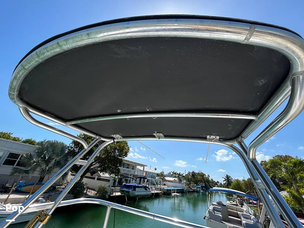 Slide: The Image of Twin Vee 32 Weekender 2005 - 15208838