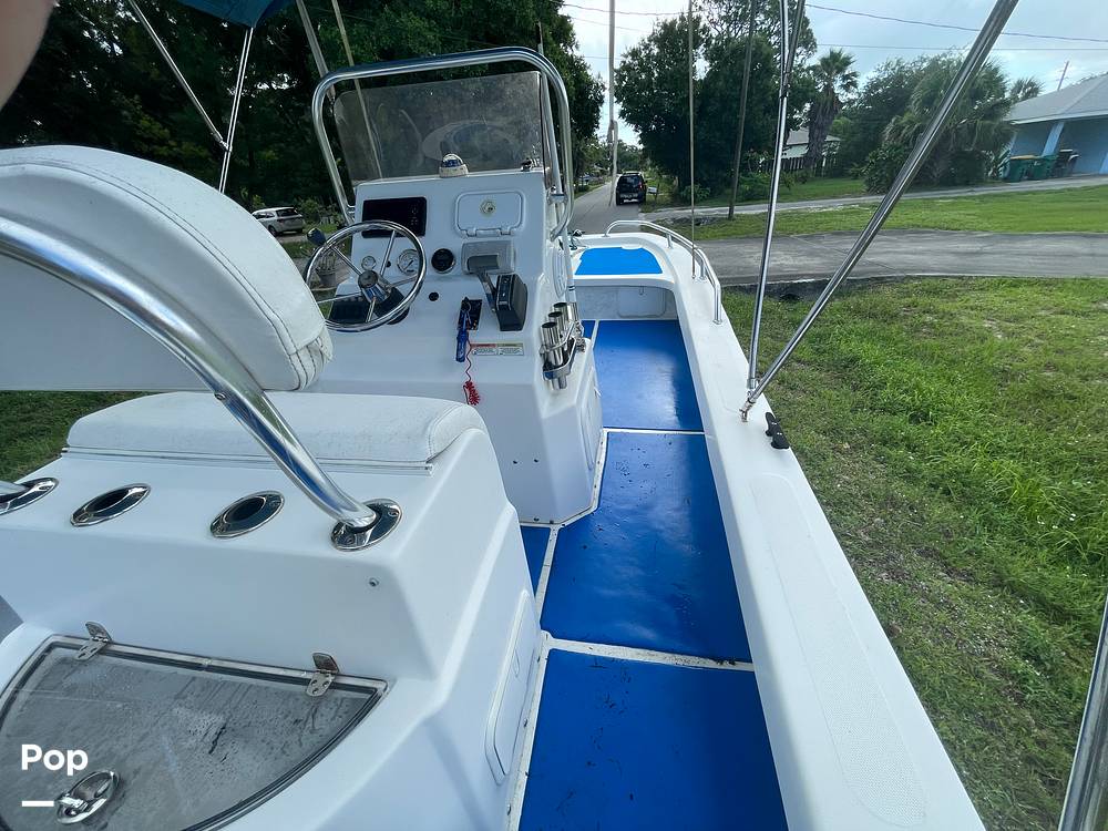 Slide: The Image of Twin Vee Bay Cat 22 2014 - 15563758