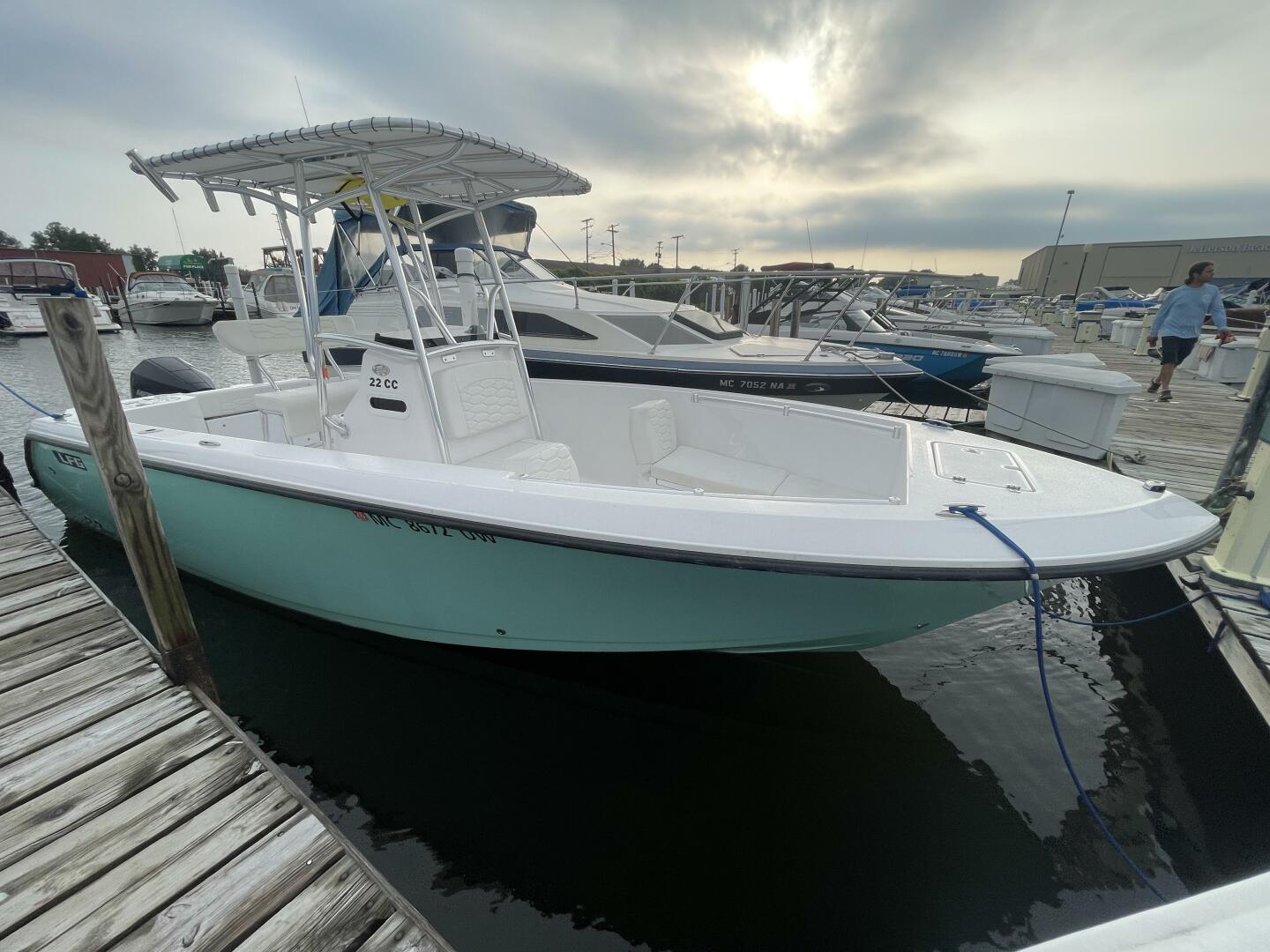 Slide: The Image of Twin Vee LFG 22 Center Console 2023 - 4906031