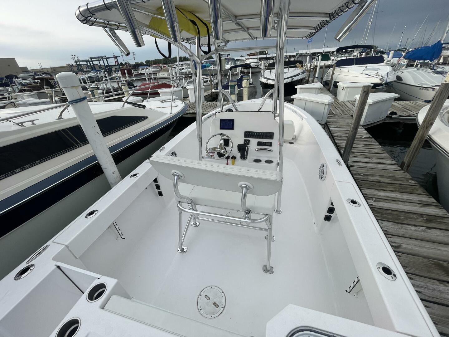 Slide: The Image of Twin Vee LFG 22 Center Console 2023 - 4906032