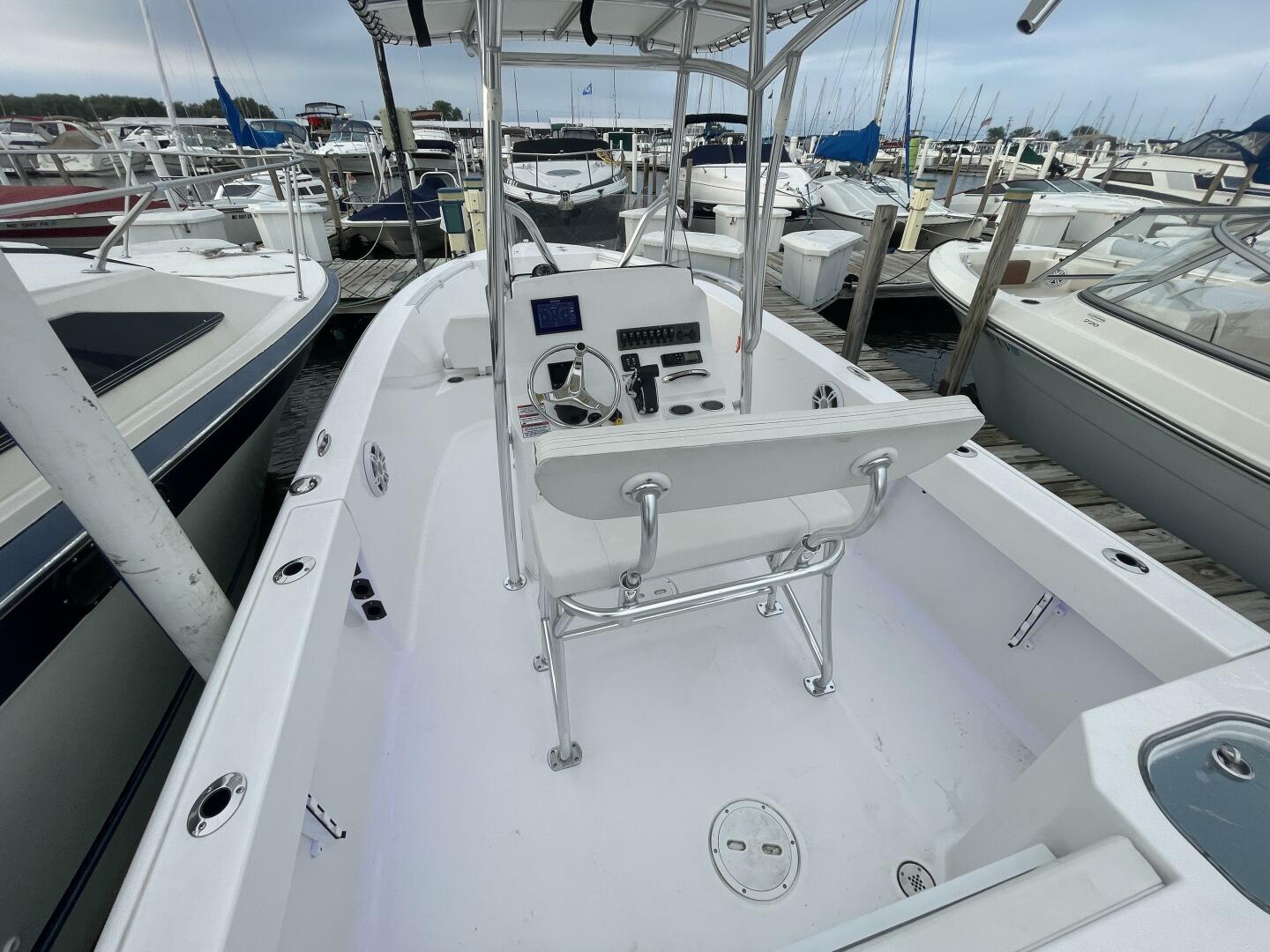 Slide: The Image of Twin Vee LFG 22 Center Console 2023 - 4906058