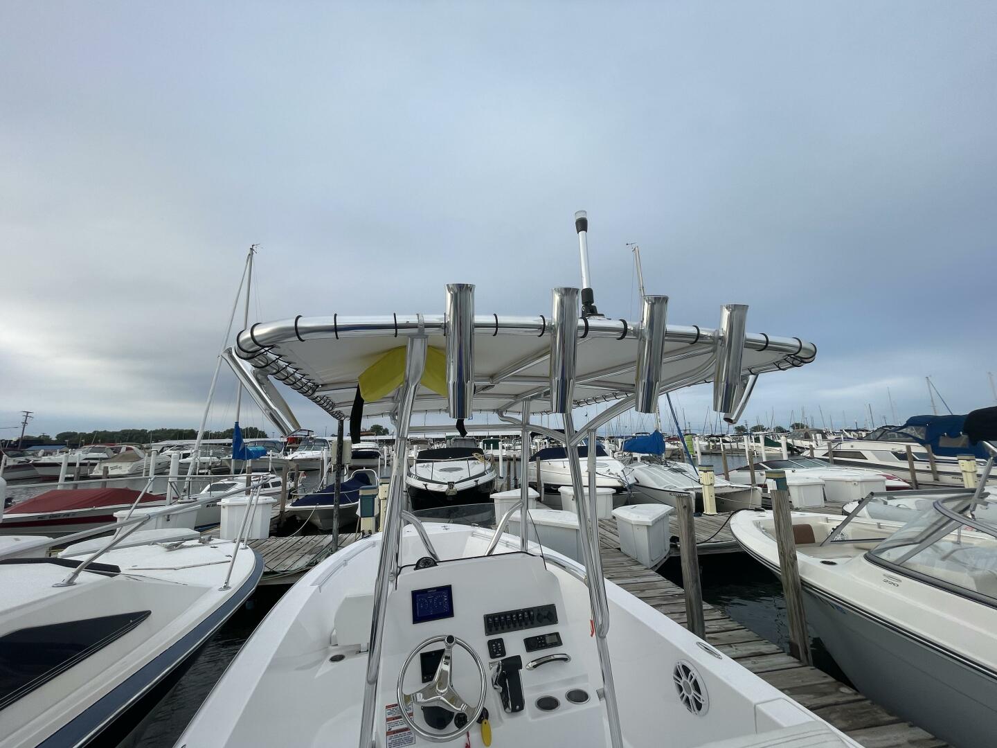 Slide: The Image of Twin Vee LFG 22 Center Console 2023 - 4906059