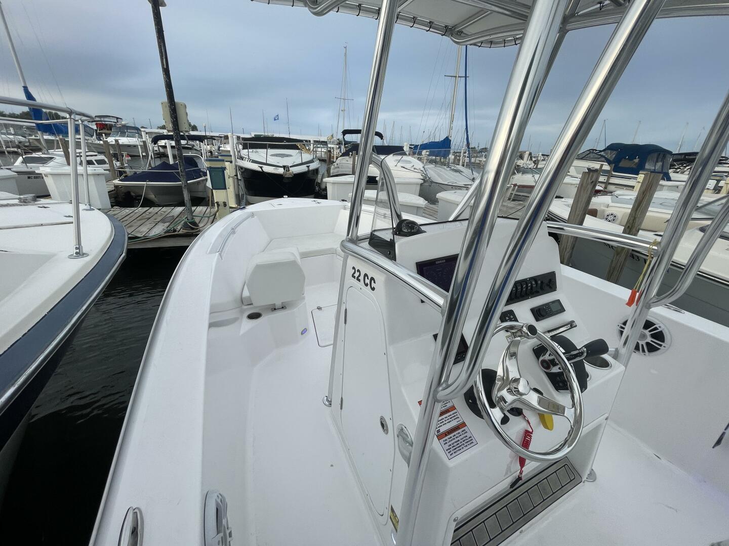 Slide: The Image of Twin Vee LFG 22 Center Console 2023 - 4906062