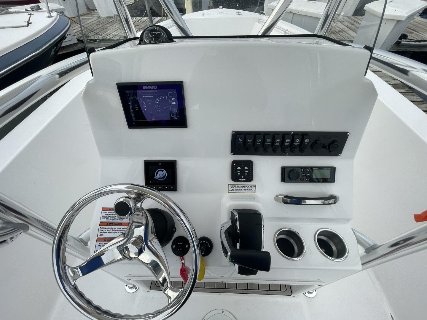 Slide: The Image of Twin Vee LFG 22 Center Console 2023 - 4906050