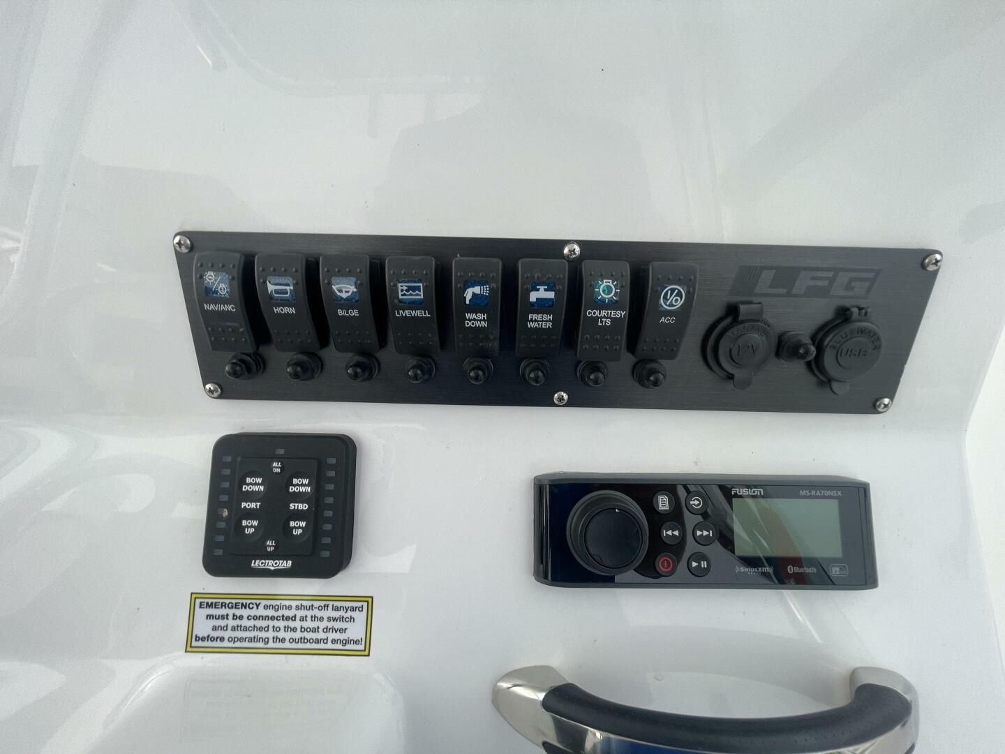 Slide: The Image of Twin Vee LFG 22 Center Console 2023 - 4906054
