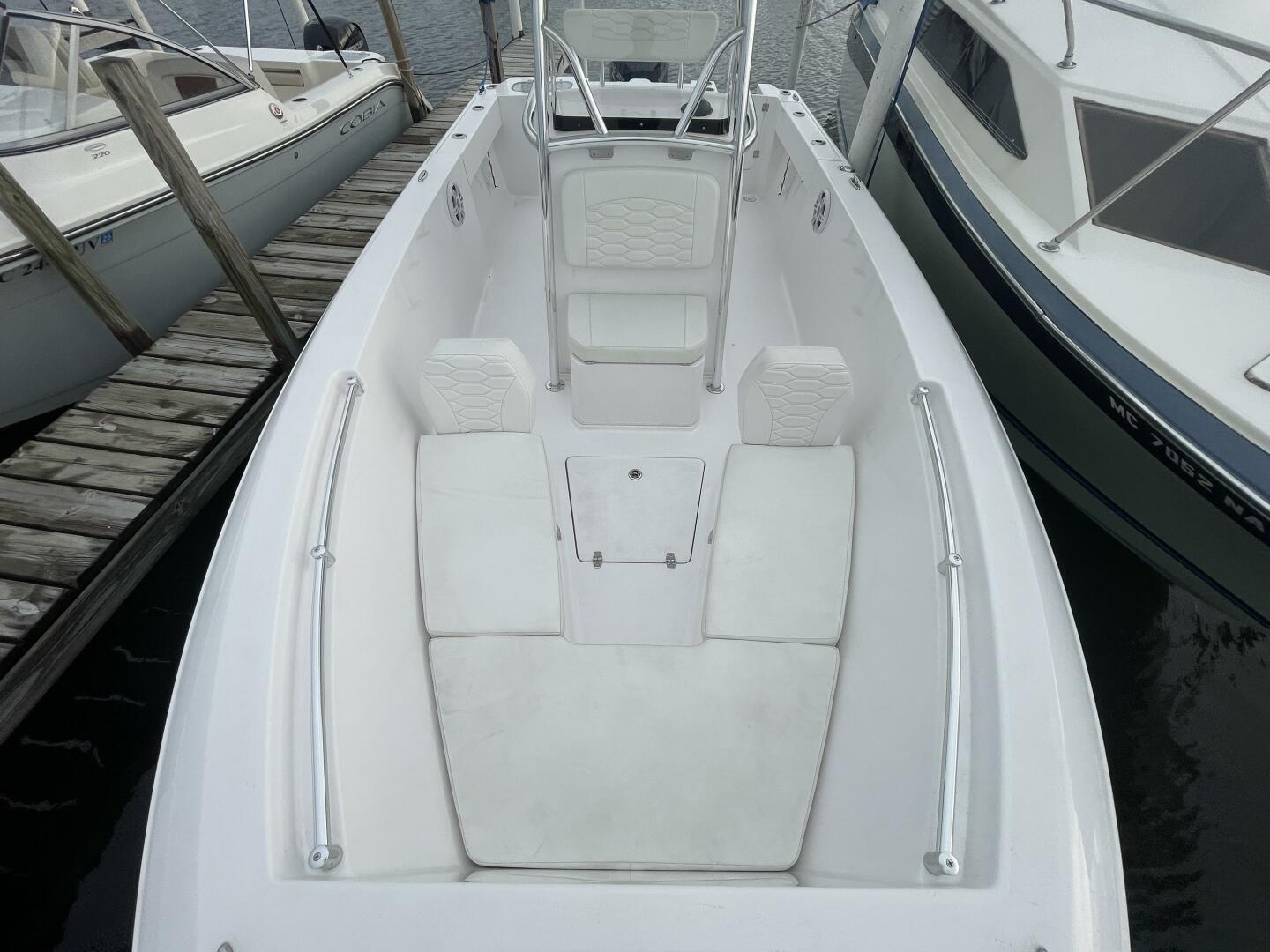 Slide: The Image of Twin Vee LFG 22 Center Console 2023 - 4906040