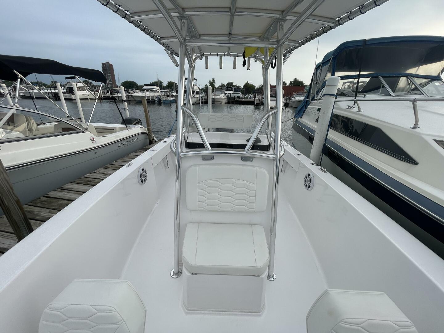 Slide: The Image of Twin Vee LFG 22 Center Console 2023 - 4906043