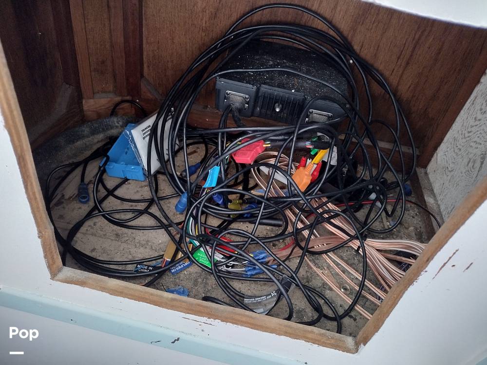 Slide: The Image of Uniflite 38 Sportfisher 1982 - 10556739