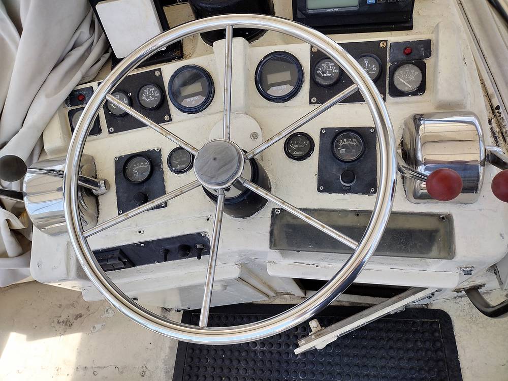 Slide: The Image of Uniflite 38 Sportfisher 1982 - 10556667