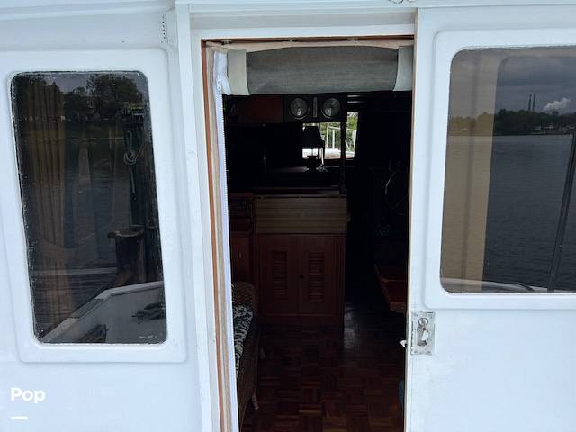 Slide: The Image of Universal Trawler Litton Europa 41 1983 - 14116433