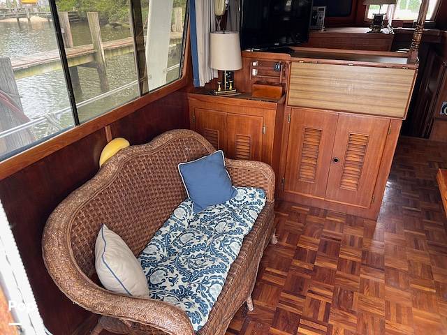 Slide: The Image of Universal Trawler Litton Europa 41 1983 - 14116436