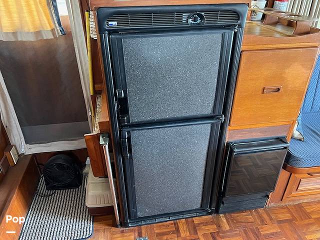 Slide: The Image of Universal Trawler Litton Europa 41 1983 - 14116443