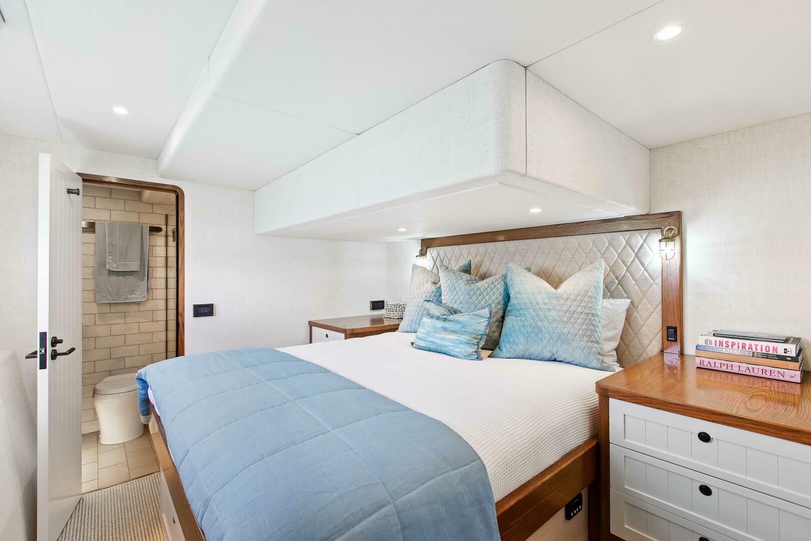 Slide: The Image of Valder Yachts Power Cat 2021 - 4574173