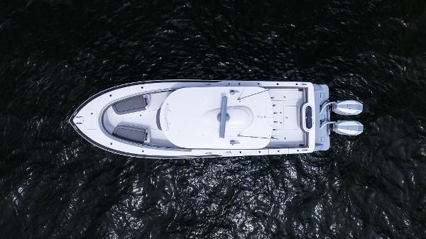 Slide: The Image of Valhalla Boatworks V-33 Center Console 2025 - 3