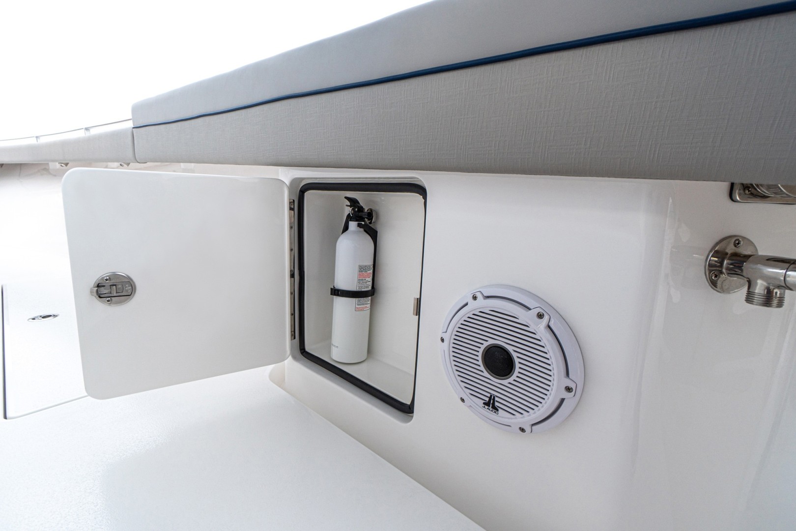 Slide: The Image of Valhalla 33 - Gunwale Speakers 2022 Valhalla Boatworks V33 - 1815718