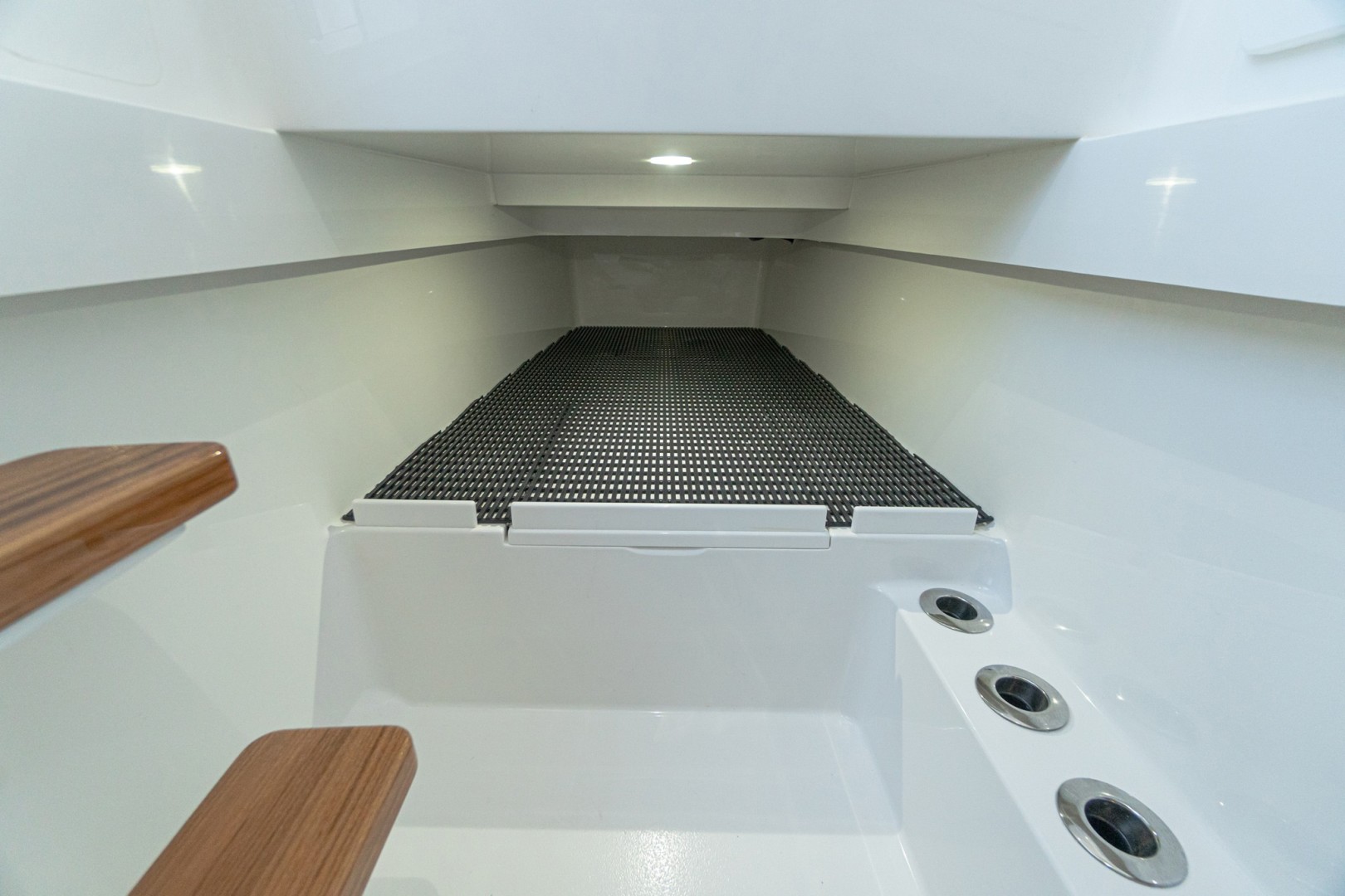 Slide: The Image of Valhalla 37 - Cabin 2022 Valhalla Boatworks V37 - 1815992